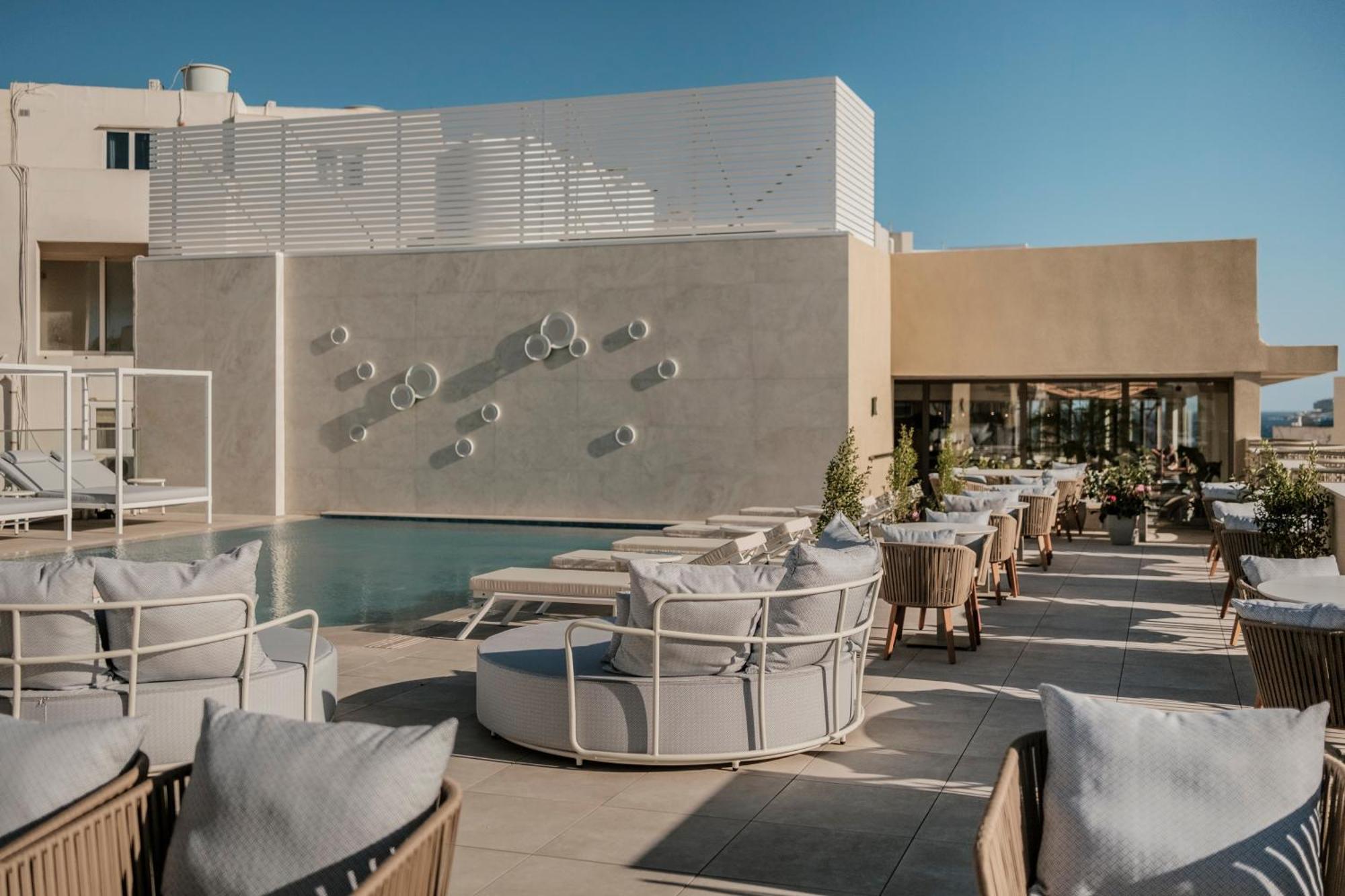 Отель Courtyard By Marriott Слима Экстерьер фото