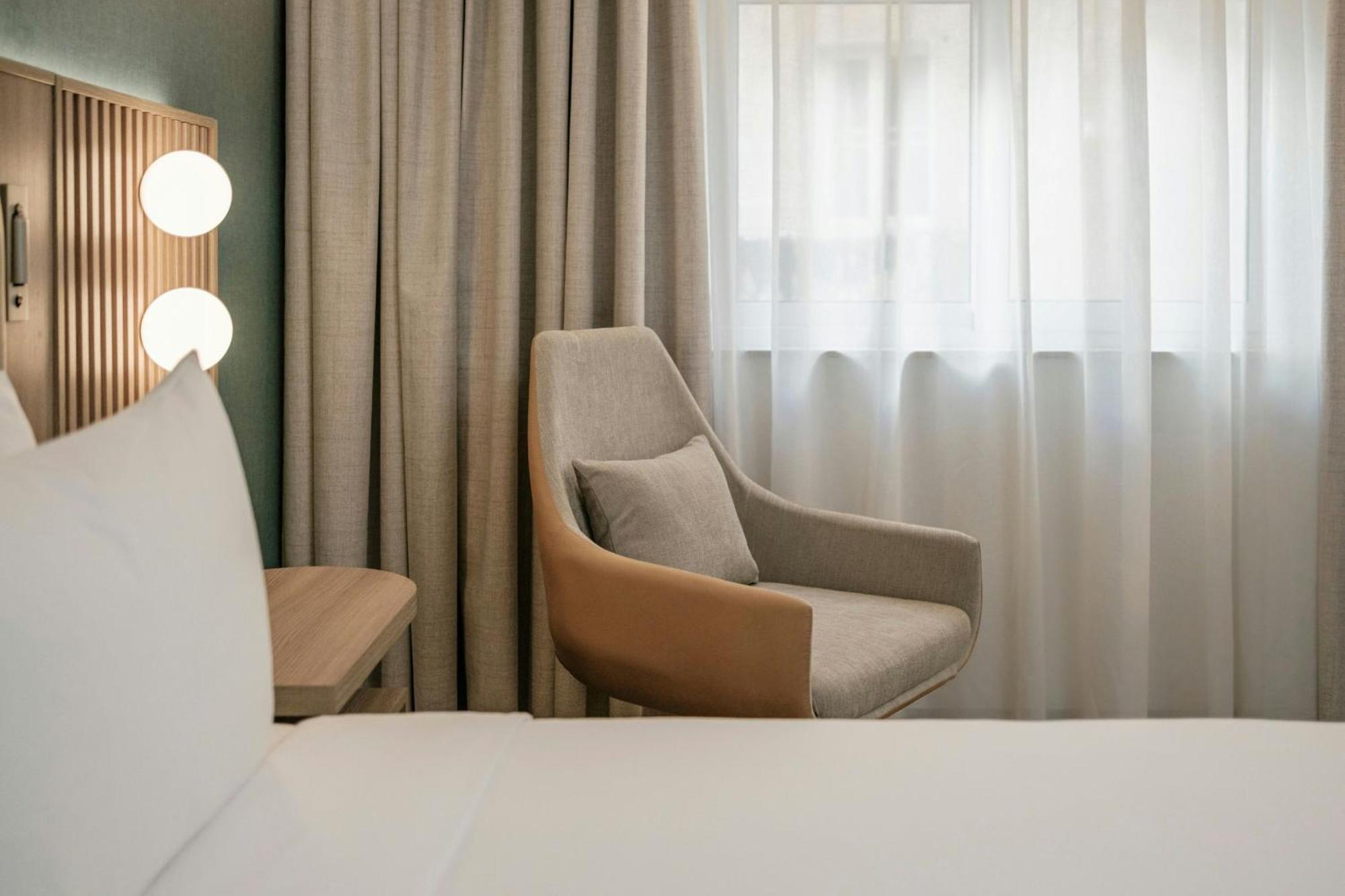 Отель Courtyard By Marriott Слима Экстерьер фото