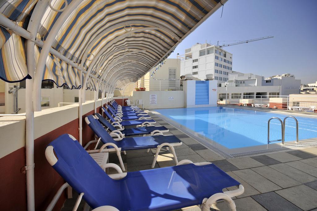 Отель Courtyard By Marriott Слима Экстерьер фото
